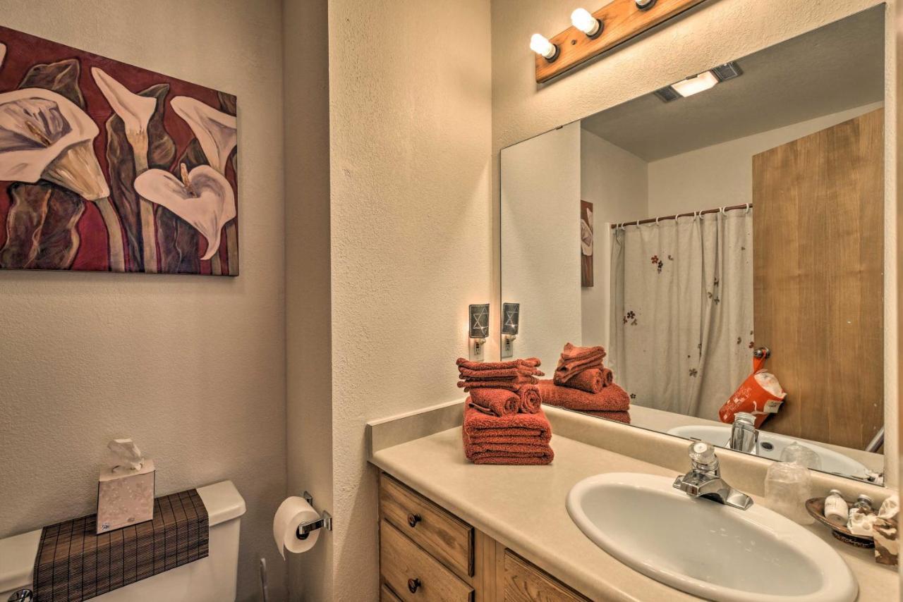 Downtown Red River Retreat With Mtn Views And Yard Exterior photo